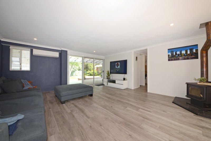 Photo - 21 Thompson Drive, Wanneroo WA 6065 - Image 5