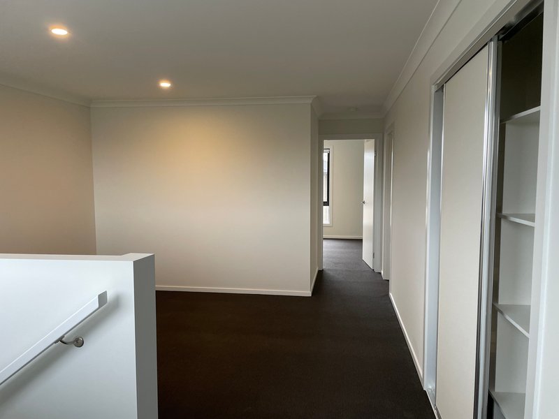 Photo - 21 Tierra Circuit, Wollert VIC 3750 - Image 9