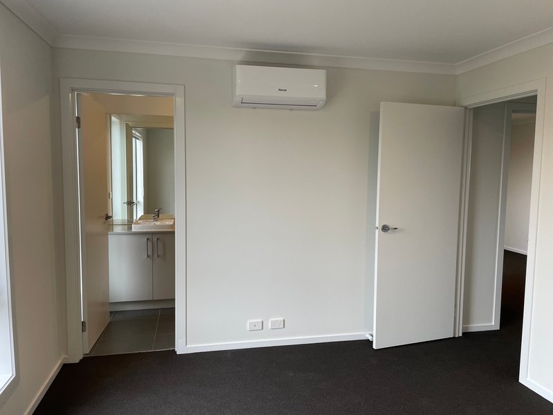 Photo - 21 Tierra Circuit, Wollert VIC 3750 - Image 10