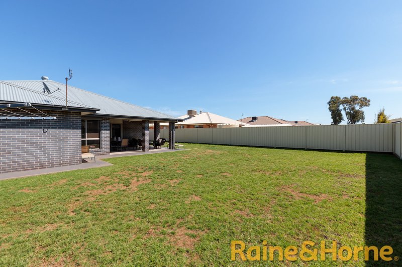 Photo - 21 Timgarlen Avenue, Dubbo NSW 2830 - Image 14