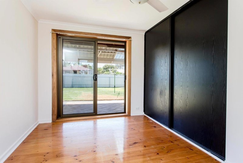 Photo - 21 Tingira Drive, O'Sullivan Beach SA 5166 - Image 4
