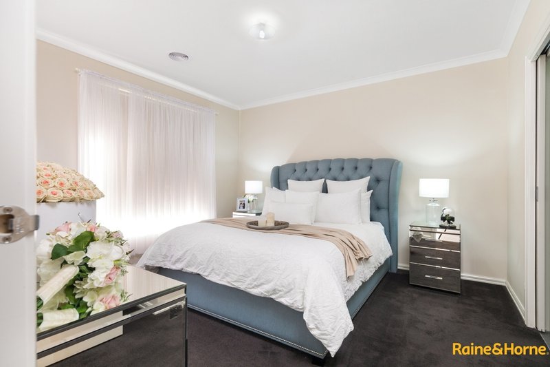 Photo - 21 Tomago Street, Tarneit VIC 3029 - Image 6