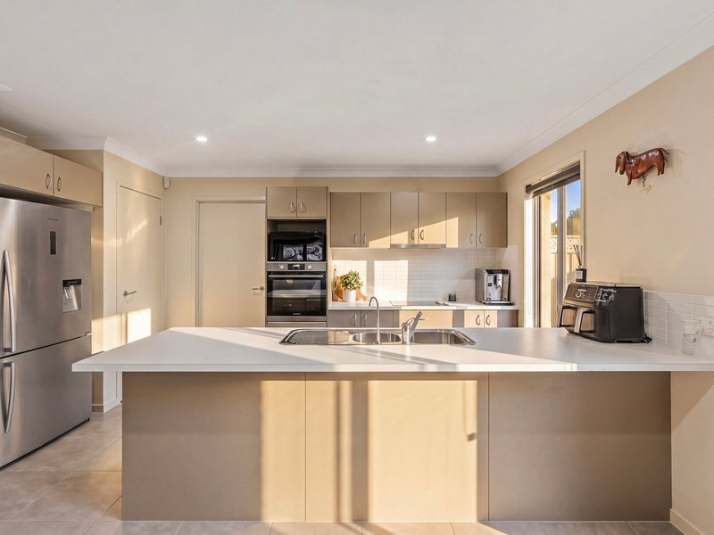 Photo - 2/1 Tooma Place, Pacific Pines QLD 4211 - Image 4