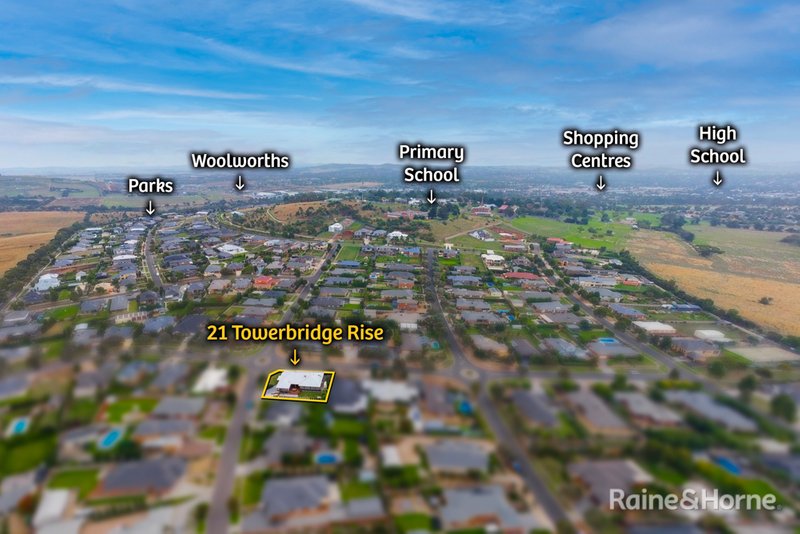 Photo - 21 Towerbridge Rise, Sunbury VIC 3429 - Image 2