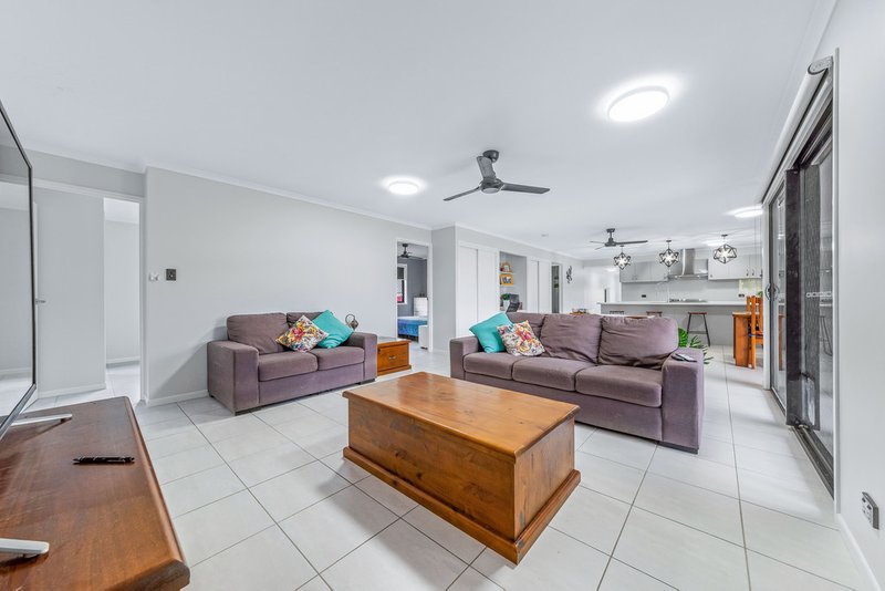 Photo - 21 Trader Crescent, Cannonvale QLD 4802 - Image 11