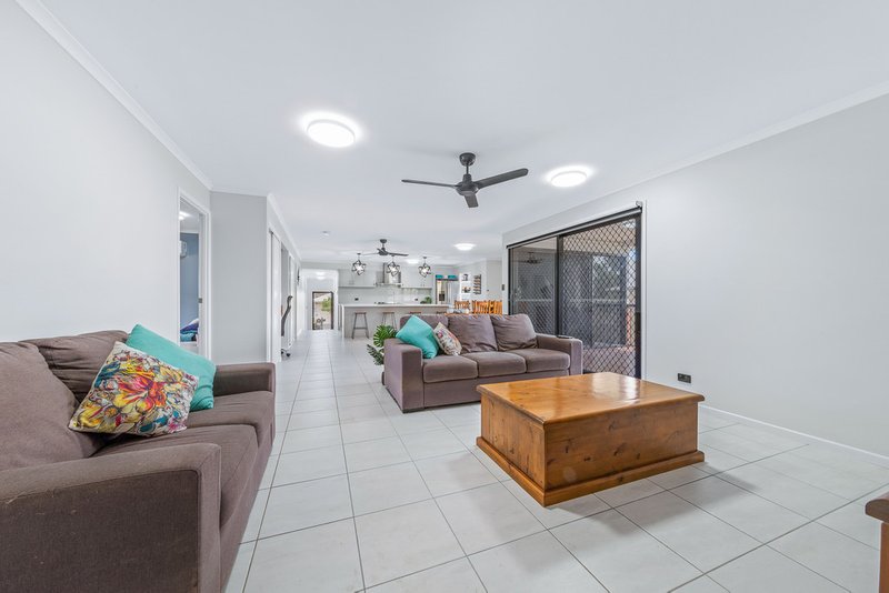 Photo - 21 Trader Crescent, Cannonvale QLD 4802 - Image 12