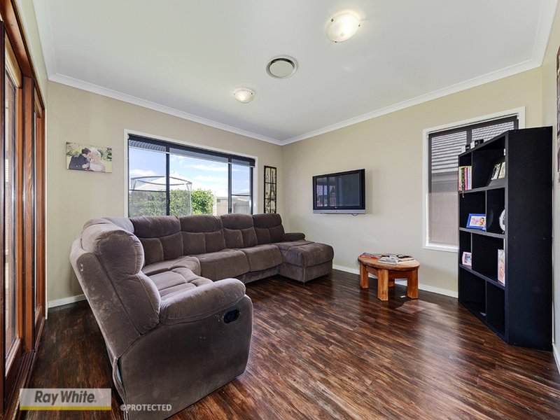 Photo - 21 Troon Street, North Lakes QLD 4509 - Image 8