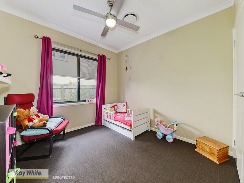 Photo - 21 Troon Street, North Lakes QLD 4509 - Image 12