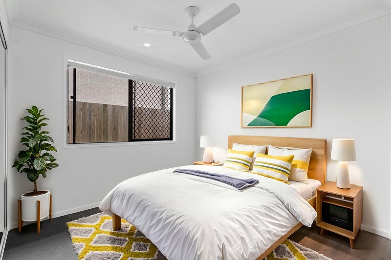 Photo - 21 Tropic Street, Morayfield QLD 4506 - Image 4