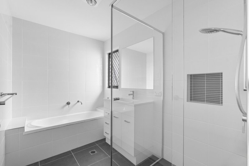 Photo - 21 Tropic Street, Morayfield QLD 4506 - Image 6