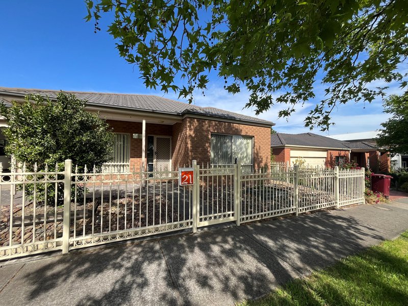 21 Troward Harvey Way, Craigieburn VIC 3064