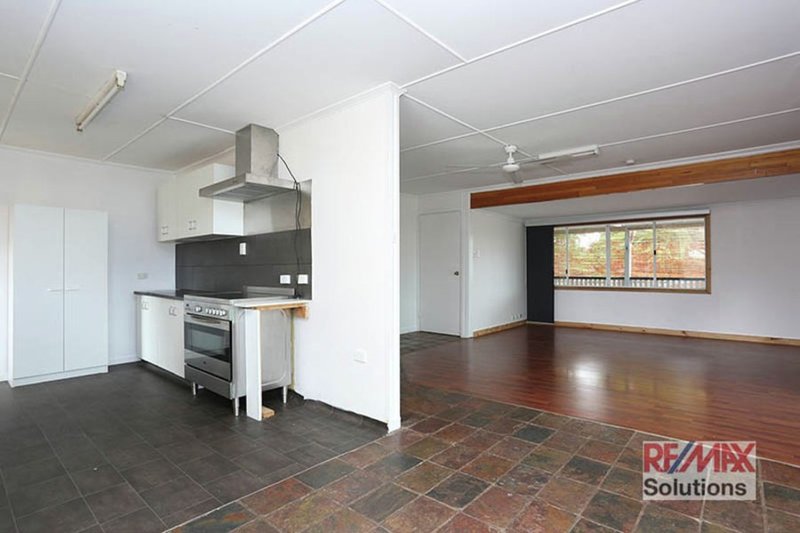 Photo - 21 Tulip Street, Lawnton QLD 4501 - Image 4