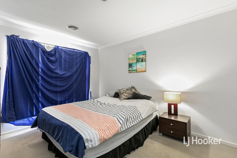 Photo - 21 Tusmore Road, Point Cook VIC 3030 - Image 6