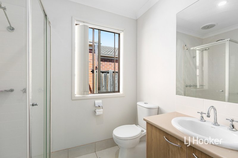 Photo - 21 Tusmore Road, Point Cook VIC 3030 - Image 7