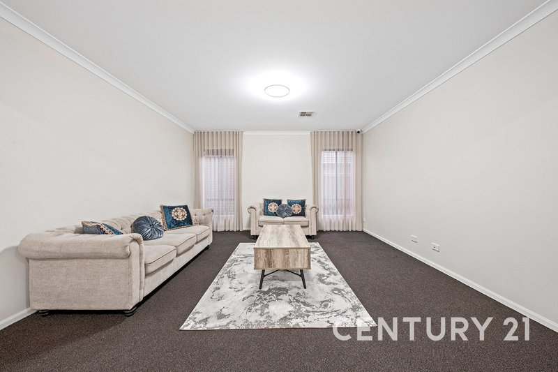 Photo - 21 Tweed Road, Clyde North VIC 3978 - Image 4