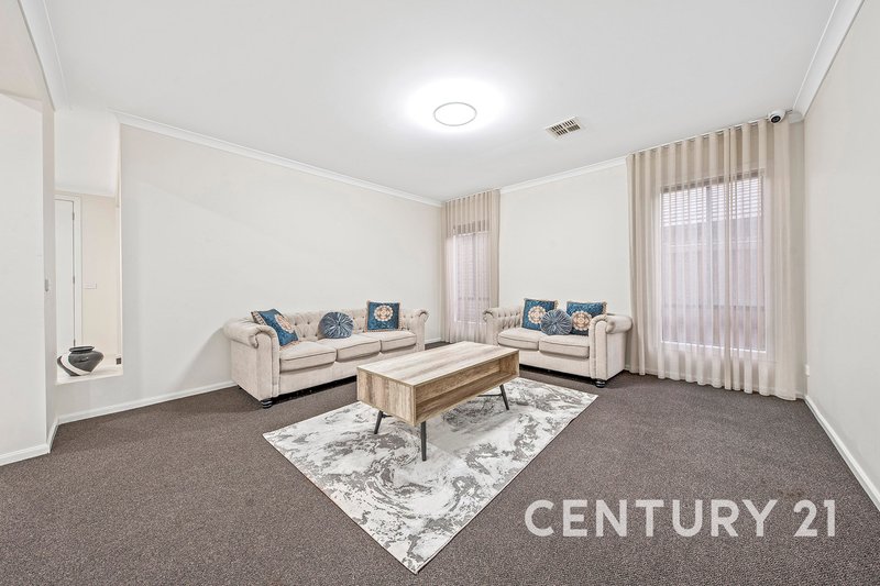 Photo - 21 Tweed Road, Clyde North VIC 3978 - Image 5