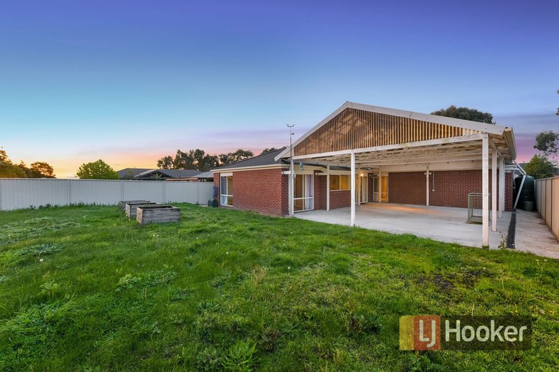 Photo - 21 Tyrell Place, Pakenham VIC 3810 - Image 9