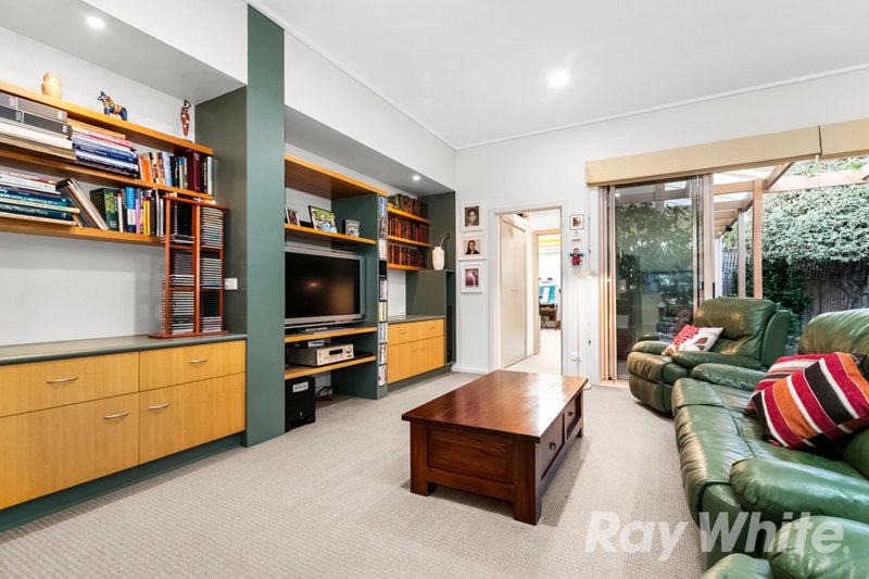 Photo - 21 Valley Road, Mount Waverley VIC 3149 - Image 4