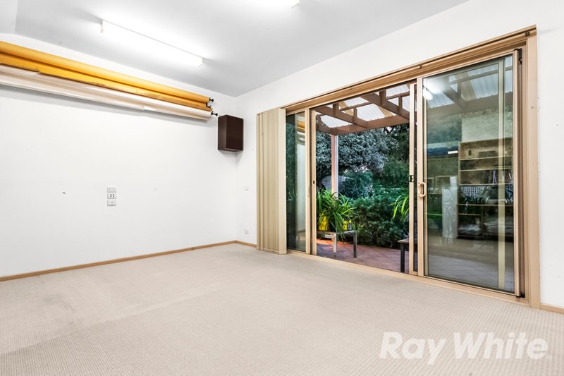 Photo - 21 Valley Road, Mount Waverley VIC 3149 - Image 9