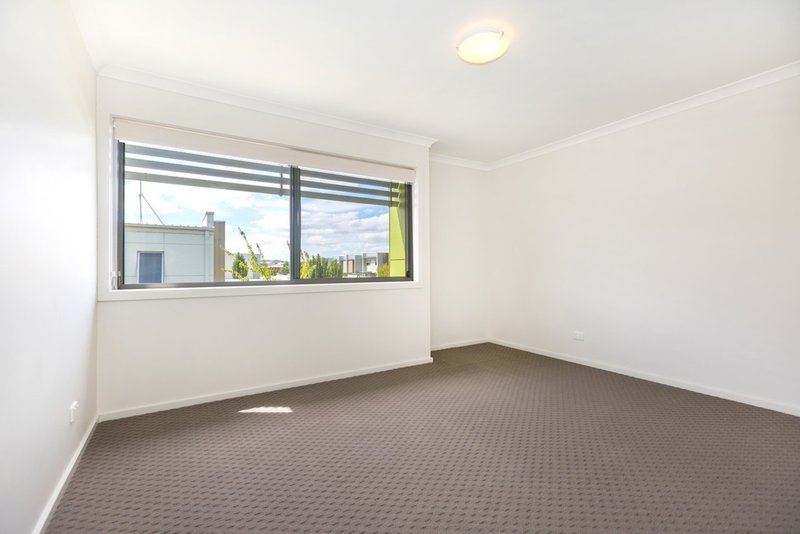 Photo - 21 Vandyke Street, Crace ACT 2911 - Image 11