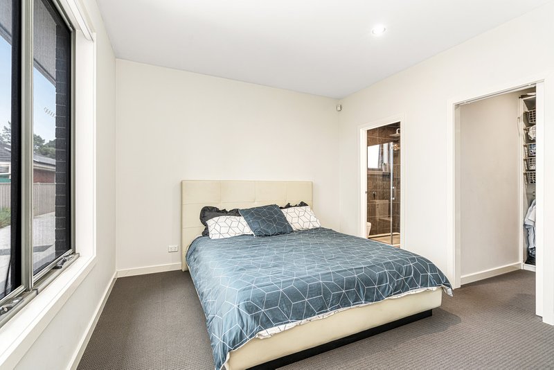 Photo - 2/1 Victor Avenue, Dandenong North VIC 3175 - Image 7