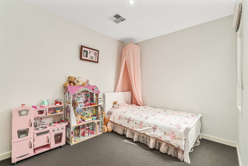 Photo - 2/1 Victor Avenue, Dandenong North VIC 3175 - Image 9