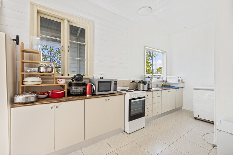 Photo - 21 Victoria Street, Parramatta Park QLD 4870 - Image 6