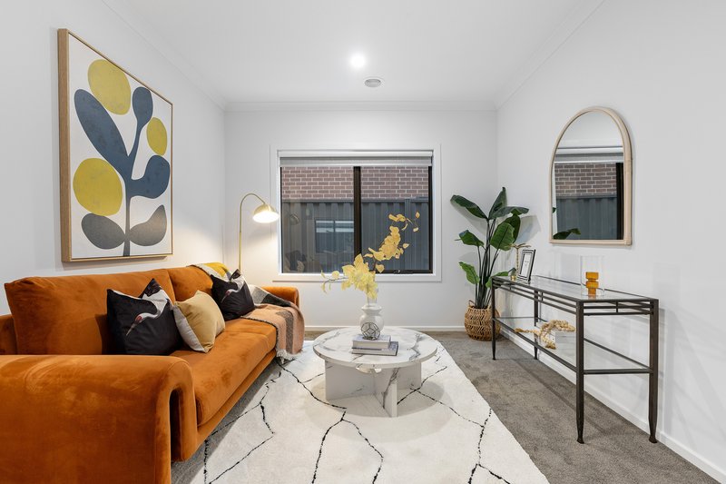 Photo - 21 Vietri Street, Berwick VIC 3806 - Image 3