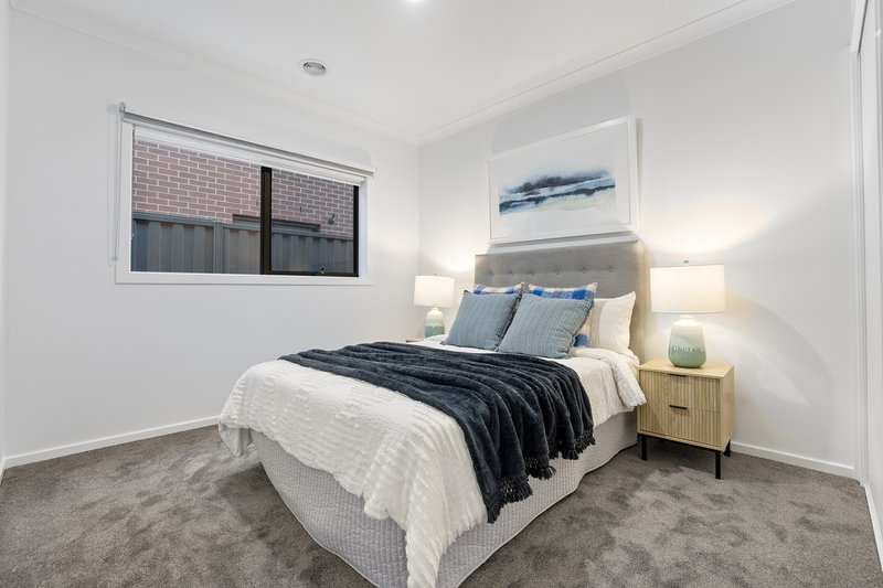 Photo - 21 Vietri Street, Berwick VIC 3806 - Image 10