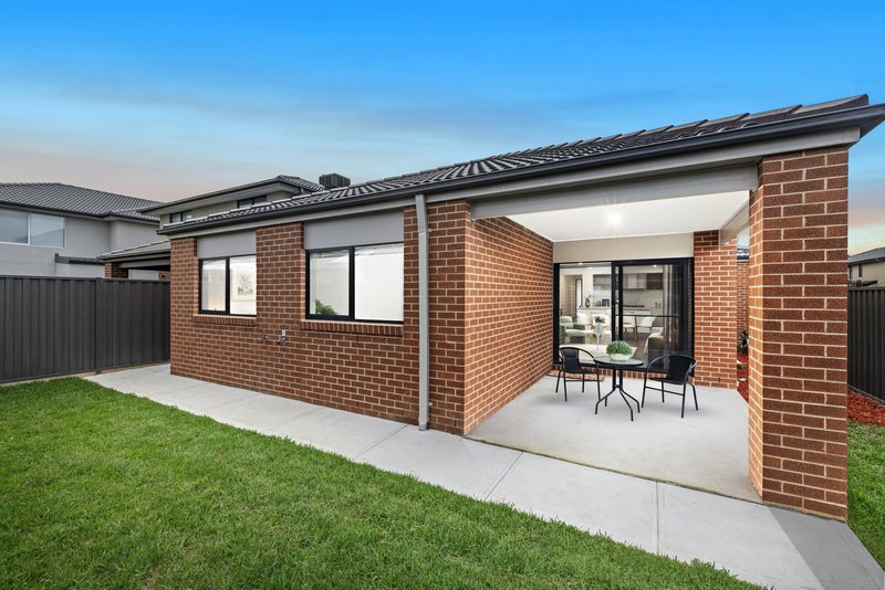 Photo - 21 Vietri Street, Berwick VIC 3806 - Image 12