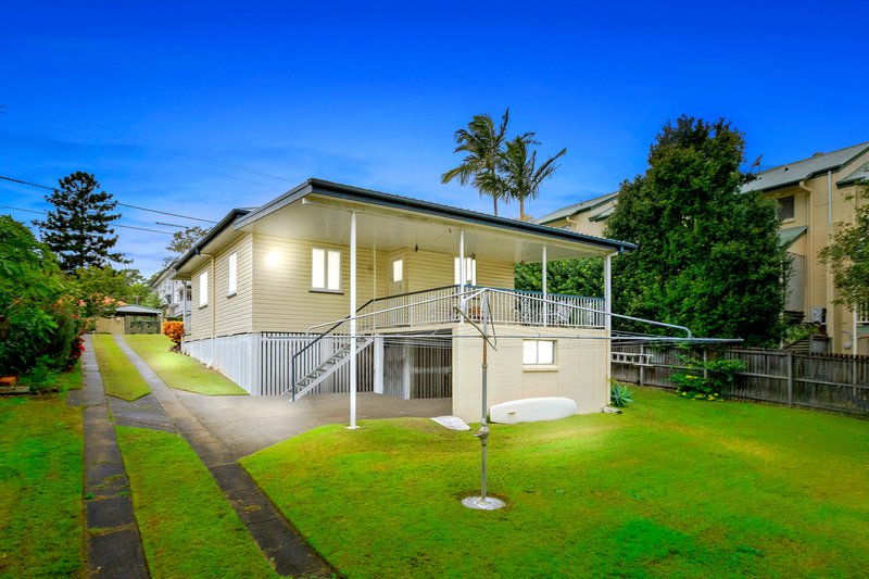 Photo - 21 View Street, Mount Gravatt East QLD 4122 - Image 2