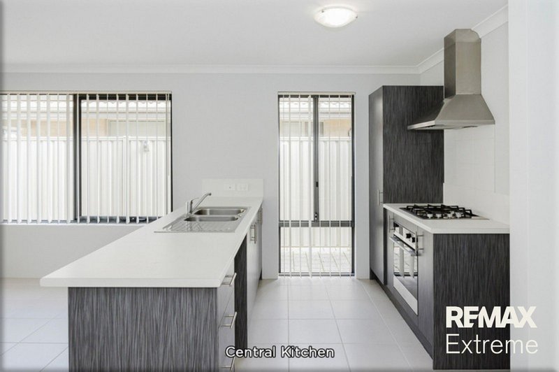 Photo - 21 Vignerons Loop, Hocking WA 6065 - Image 8