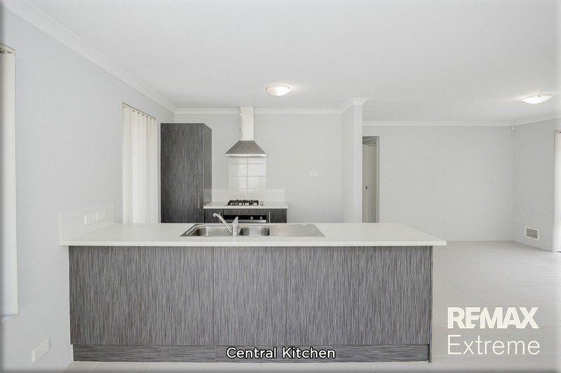 Photo - 21 Vignerons Loop, Hocking WA 6065 - Image 9
