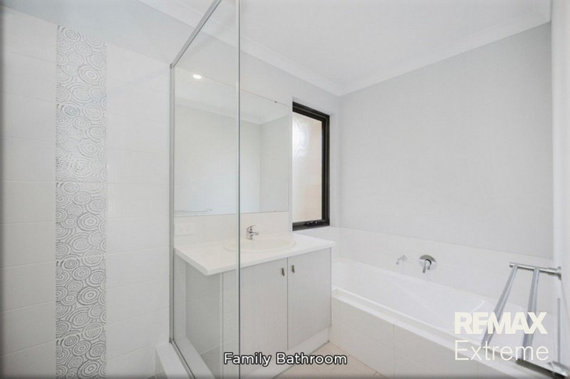 Photo - 21 Vignerons Loop, Hocking WA 6065 - Image 14