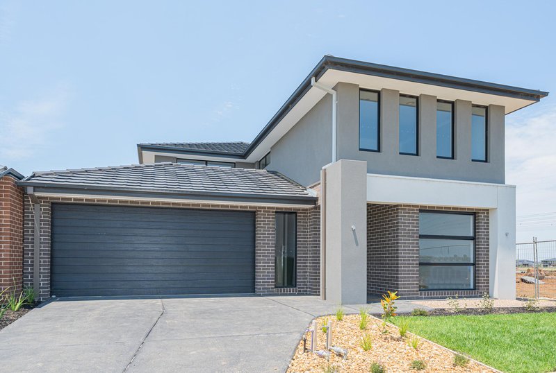 21 Villa Doria Drive, Clyde North VIC 3978