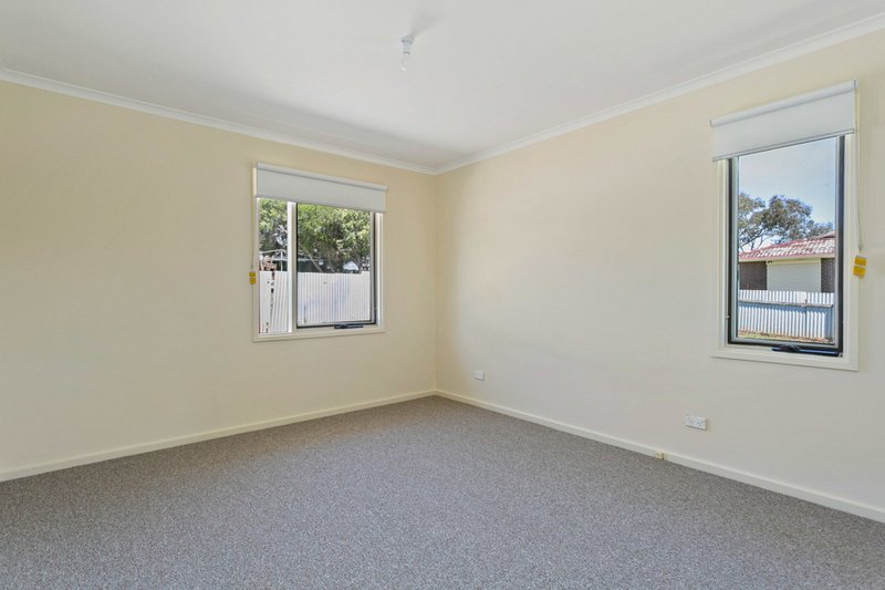 Photo - 21 Vilna Crescent, Hackham West SA 5163 - Image 5