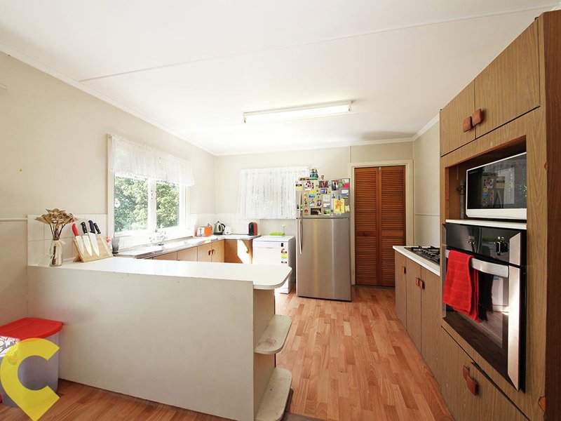 Photo - 21 Viney Street, Chermside West QLD 4032 - Image 6