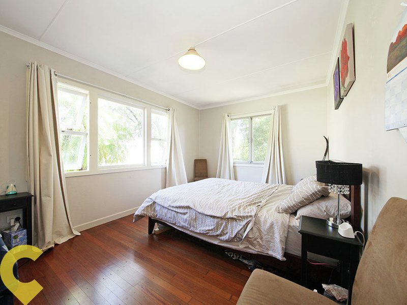 Photo - 21 Viney Street, Chermside West QLD 4032 - Image 8