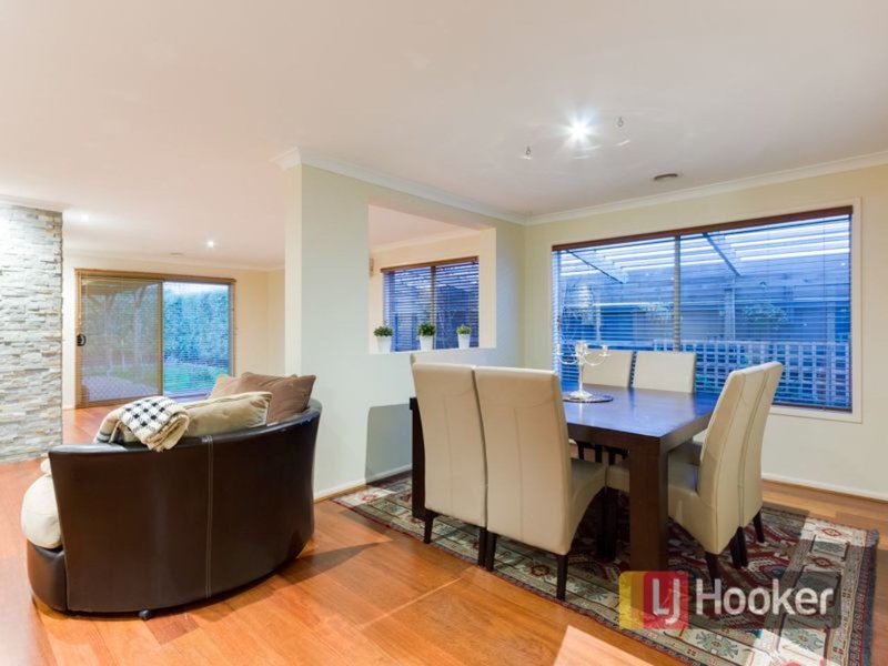 Photo - 21 Violet Way, Cranbourne VIC 3977 - Image 4