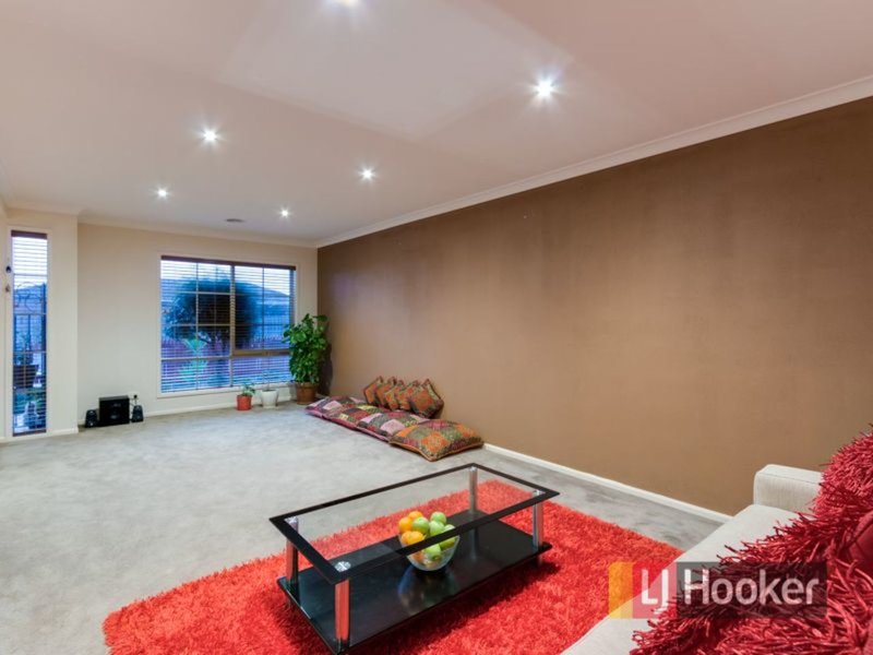 Photo - 21 Violet Way, Cranbourne VIC 3977 - Image 6