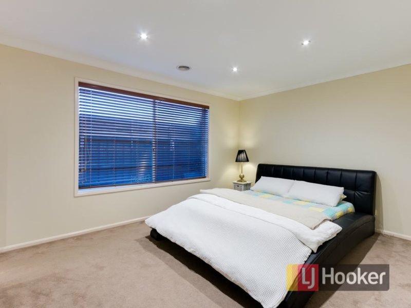 Photo - 21 Violet Way, Cranbourne VIC 3977 - Image 9