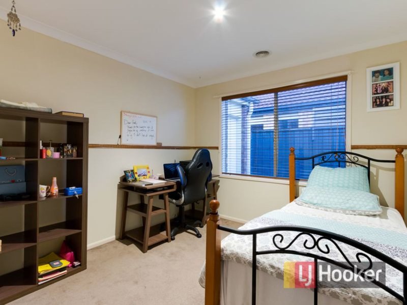 Photo - 21 Violet Way, Cranbourne VIC 3977 - Image 11