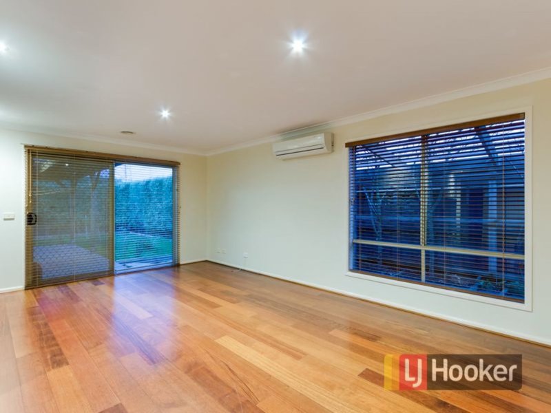 Photo - 21 Violet Way, Cranbourne VIC 3977 - Image 14