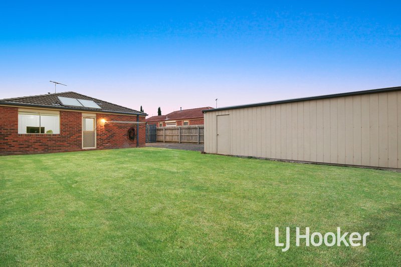 Photo - 21 Wakenshaw Crescent, Pakenham VIC 3810 - Image 13