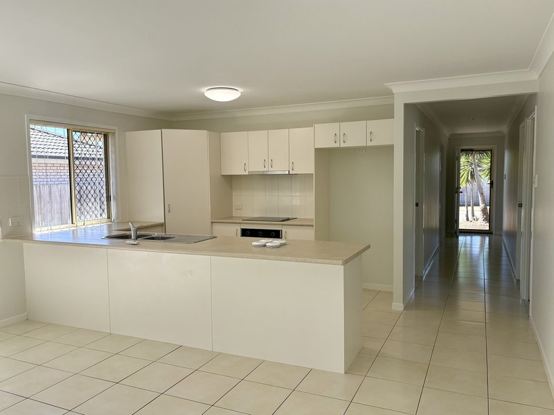 Photo - 21 Walnut Crescent, Lowood QLD 4311 - Image 3
