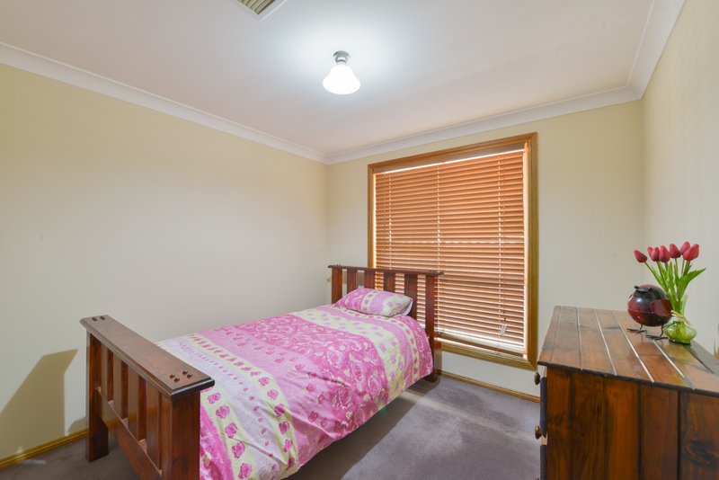 Photo - 21 Warburton Drive, Westdale NSW 2340 - Image 11