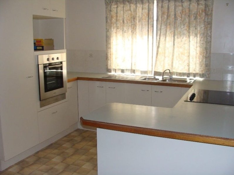 Photo - 21 Wassell Street, Wynnum QLD 4178 - Image 3