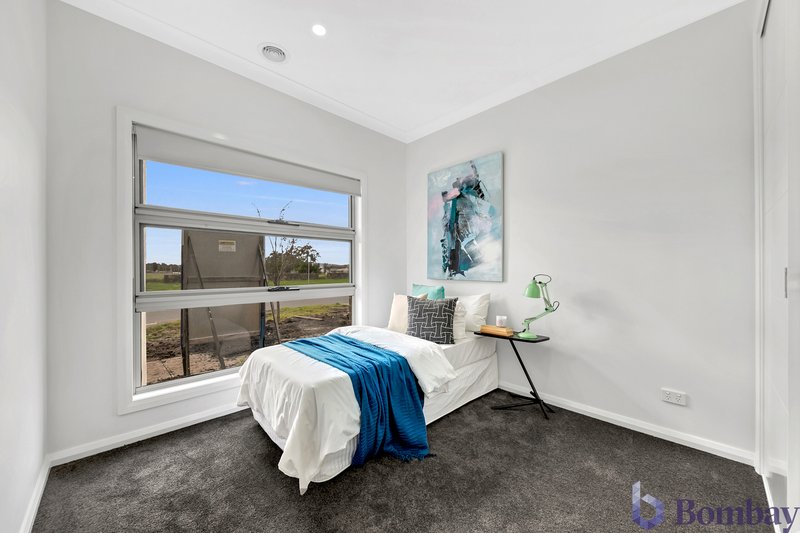 Photo - 21 Watercarter Crescent, Wollert VIC 3750 - Image 10