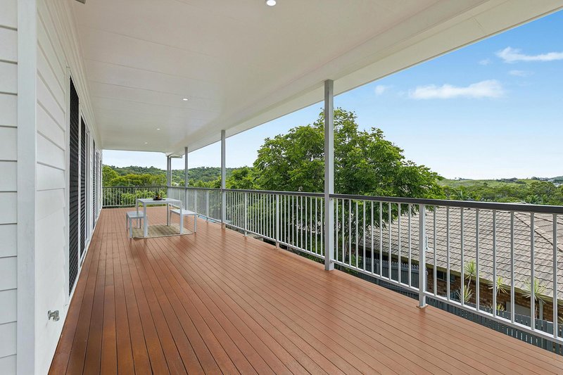 Photo - 21 Waterview Drive, Lammermoor QLD 4703 - Image 2