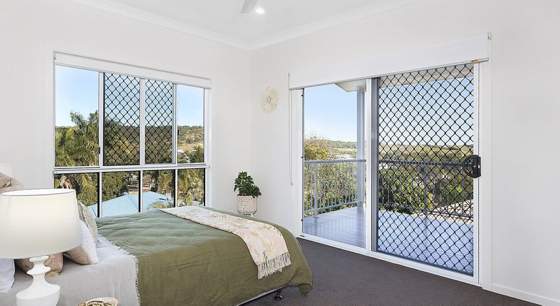 Photo - 21 Waterview Drive, Lammermoor QLD 4703 - Image 6
